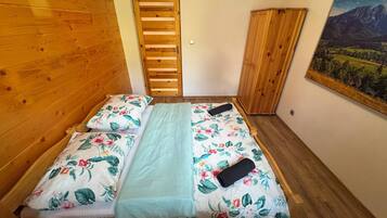Cabaña Confort, 3 habitaciones | Escritorio y espacio para trabajar con un portátil