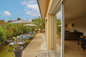 Outdoor dining - Ker Nil - Jolie maison pour 9 avec terrasses (Mimizan)