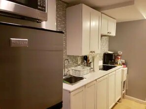 Private kitchen - Private Basement In-Law Suite W/free Parking NW DC (Washington)