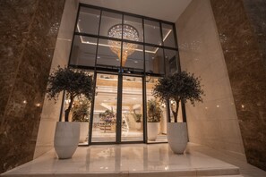 Exterior detail - Worth Tharawat Hotel (Madinah)