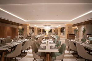 Dining - Worth Tharawat Hotel (Madinah)