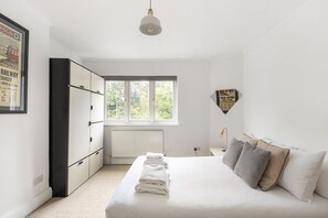 Unclassified image, 2 of 37, button - GuestReady - Cozy Modern Retreat in Hendon (London)