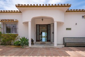 Exterior detail - Villa Vista Verde - Luxurious Hideaway max privacy (AN)