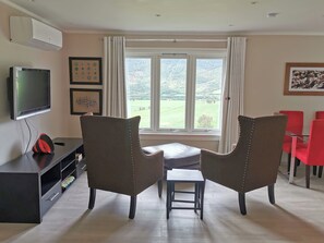 Smart TV, fireplace, printers - Luxurious  1-bedroom Apartment on a 400 year old historical farm in Lesja (Lesja)