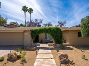 Exterior - New! Fore Love of Sun- Golf, Pool, Spa, Firepit (Tempe)
