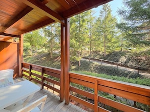 Outdoor dining - Cozy Apartment – Woods and Mountains (Crans-Montana)