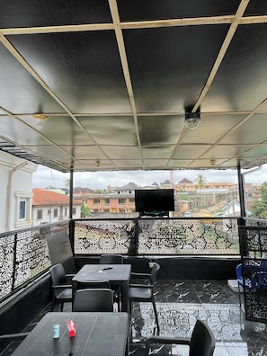 Tempat makan luar
