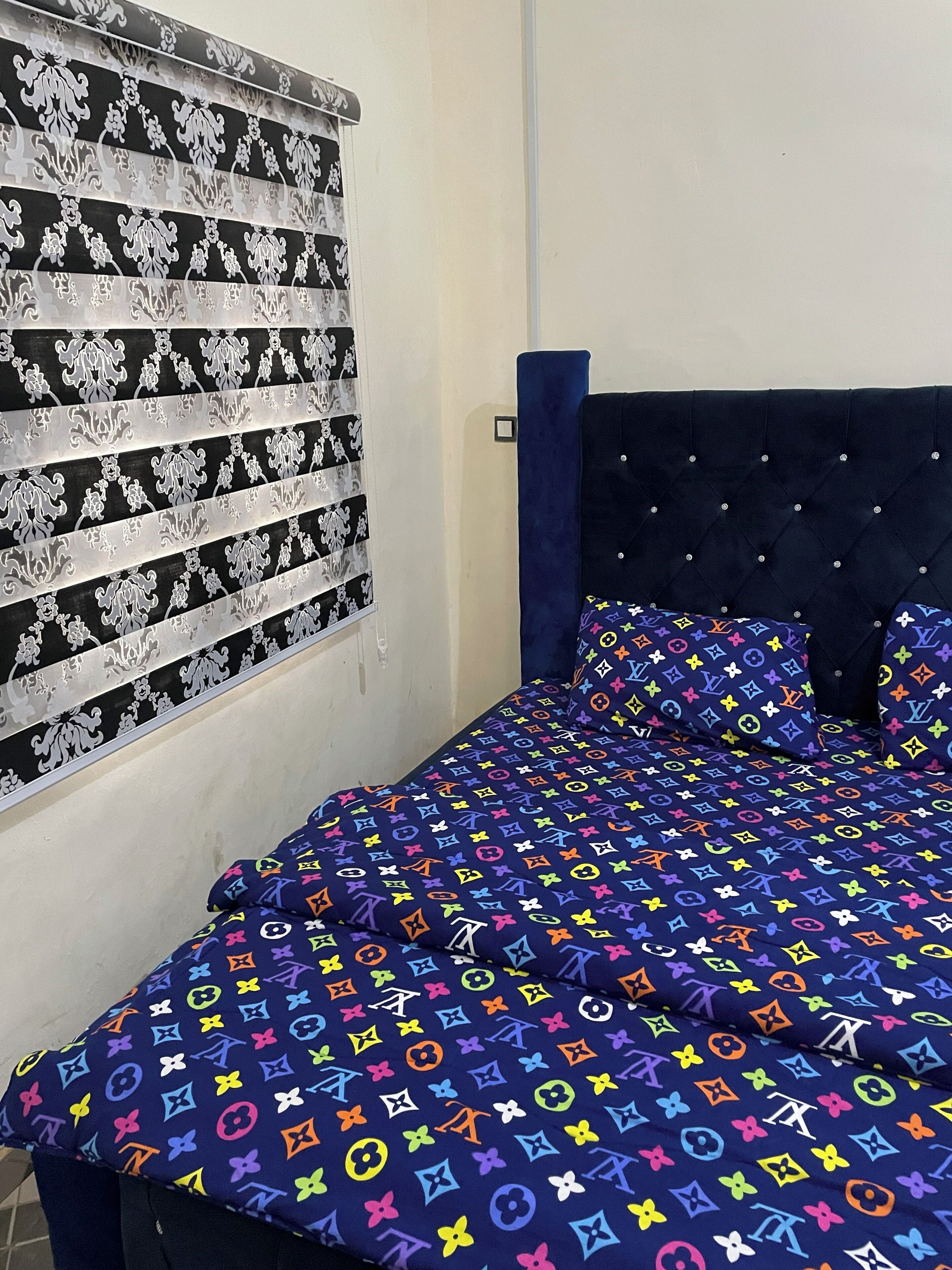 Familienapartment | Schreibtisch, laptopgeeigneter Arbeitsplatz