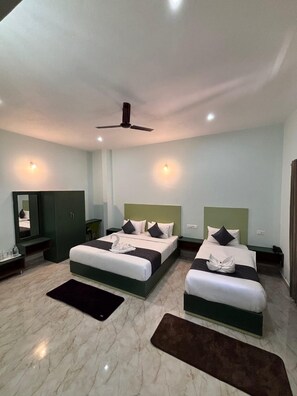 Superior Triple Room | Desk, laptop workspace, free WiFi - Payana Heights  (Madikeri)