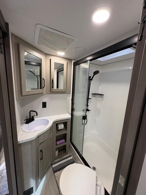 Bathroom - Home away from home in a rural setting with a fully equipped kitchen (Norris City)