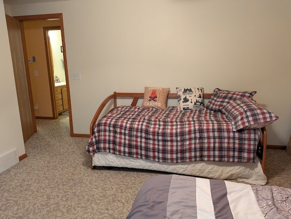 3 bedrooms, free WiFi, bed sheets