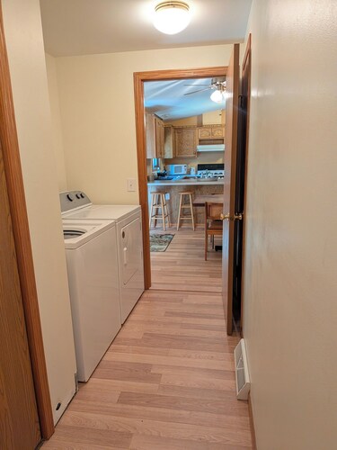 3-bedroom family-friendly country home in Galena with air conditioning