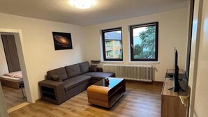 Unclassified image, 3 of 4, button - 2-Bedroom Room Near Wilhelmshöhe Station (Kassel)