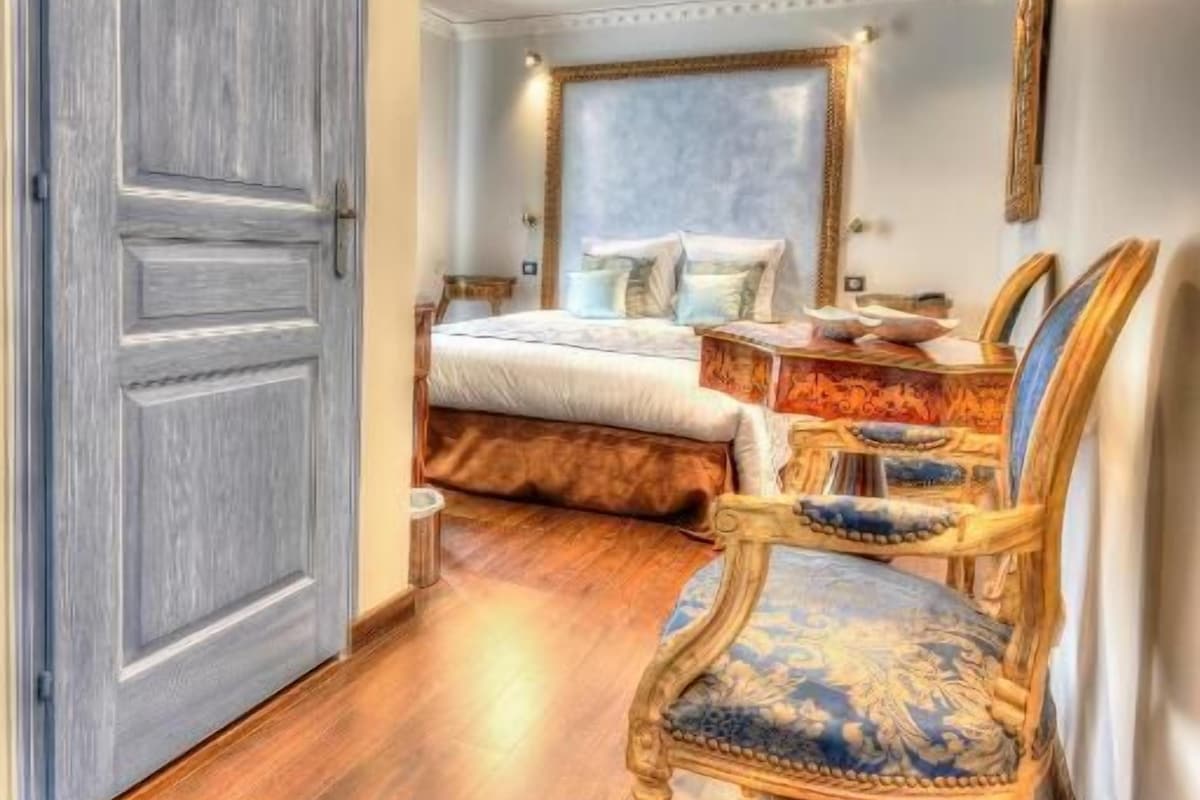 Superior-Doppelzimmer, Stadtblick | Zimmersafe, Verdunkelungsvorhänge, schallisolierte Zimmer