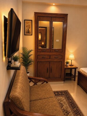 Family Twin Room | Free WiFi - Hotel Parakh (Jwalapur, Haridwar)