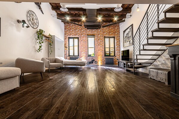 Living area - Vrbo Property (Roma)