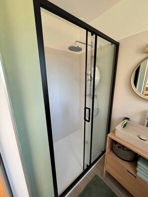 Bathroom - Vrbo Property (Lauris)
