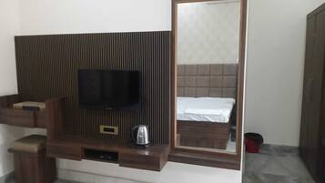 Habitación Deluxe doble, balcón, vistas al jardín | Wifi gratis