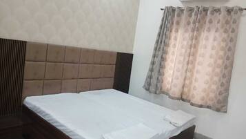 Habitación Deluxe doble, balcón, vistas al jardín | Wifi gratis