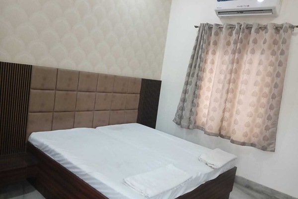 Deluxe Double Room, Balcony, Garden View | WiFi (free)