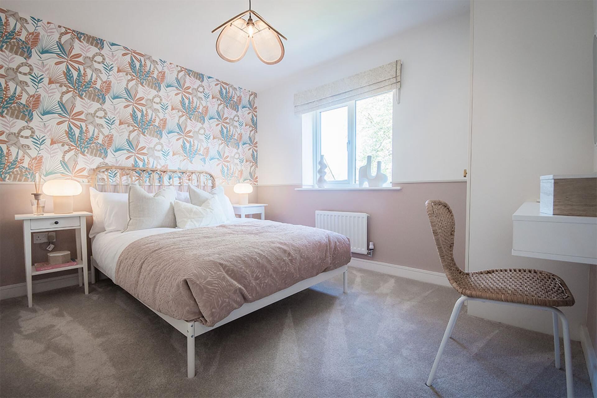 3 bedrooms, iron/ironing board, WiFi (free), bed sheets