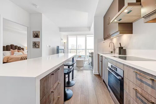 Modern 2BR Retreat · Free Parking