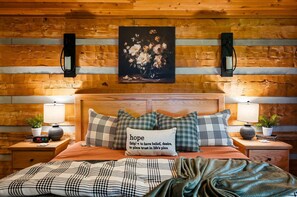 Room - View  Hot Tub-Sauna-Fire Pit-Fireplace-Honeymoon (Sevierville)