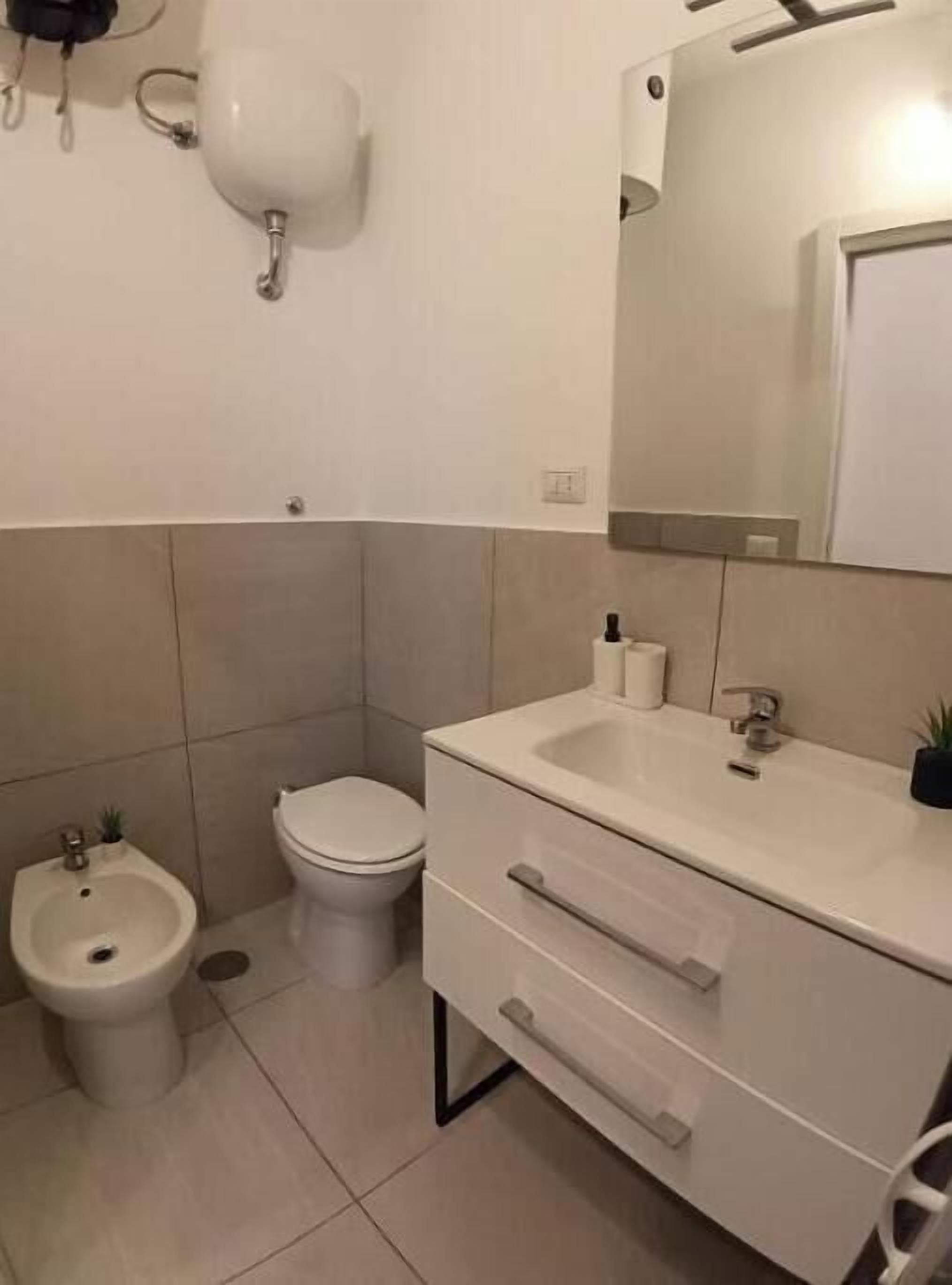 Triple Room With Balcony  Luan Rooms In The Historic Center Of Naples - Frattamaggiore