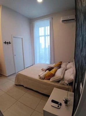 Room - Quadruple Room with Balcony – LUAN Rooms in the Historic Center of Naples (Napoli)