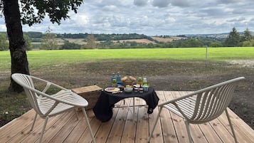 Tempat makan outdoor