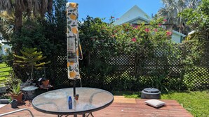 Outdoor dining - Historic 1908 Ybor City Bungalow (Tampa)