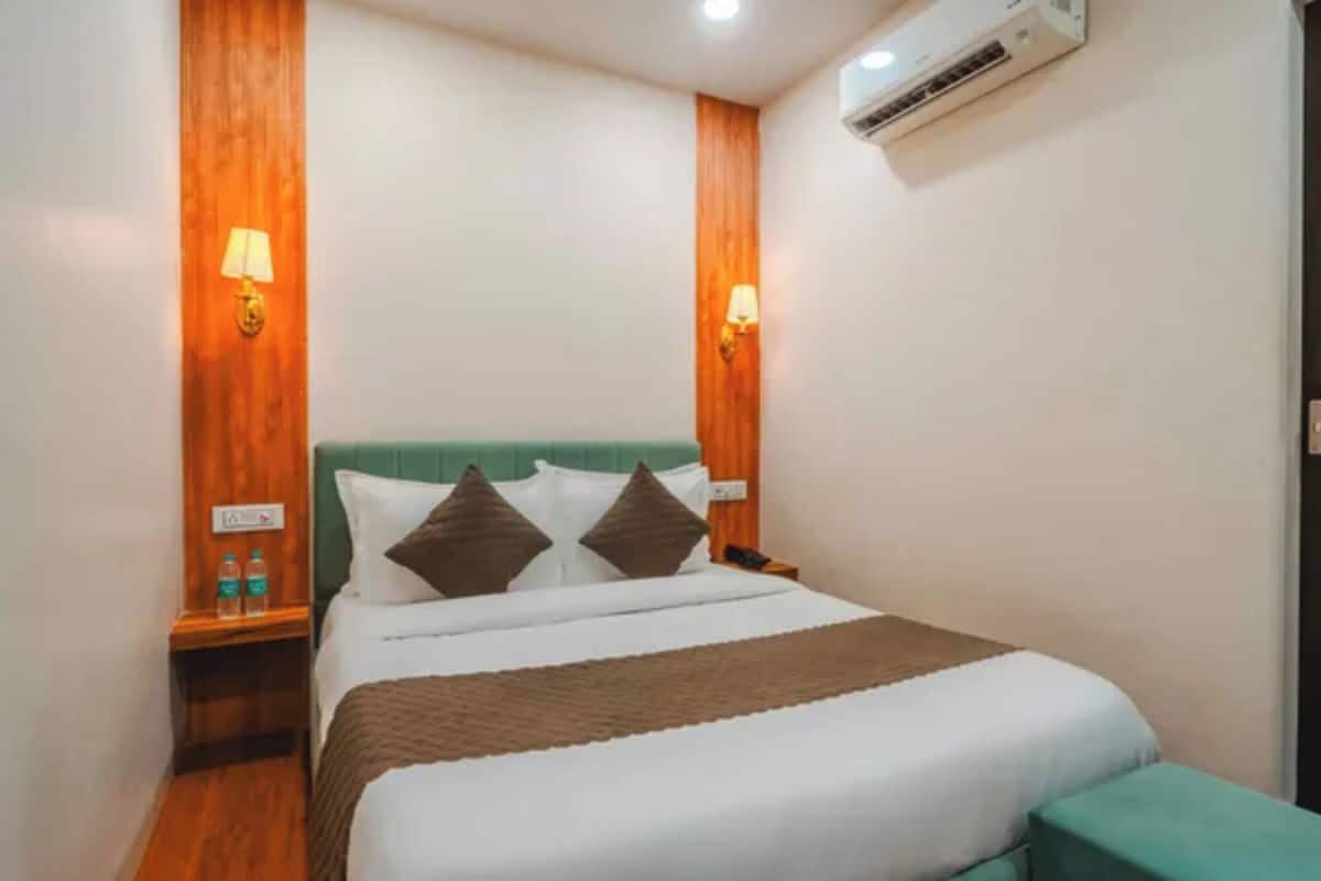 Deluxe Room | Egyptian cotton sheets, premium bedding, desk, free WiFi