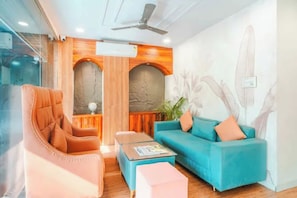 Lobby sitting area - Fabhotel Asilo Prime (Indore)