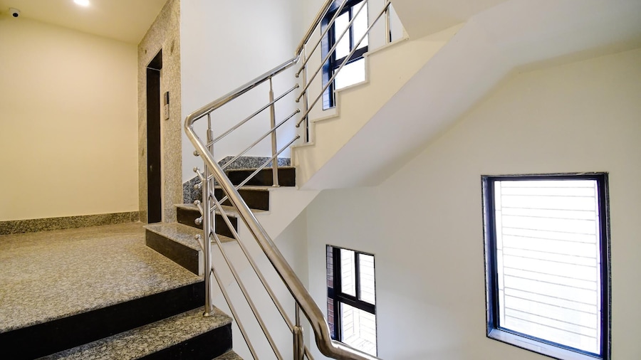 Fabhotel Moubani Residency