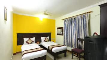 Egyptian cotton sheets, premium bedding, in-room safe, desk