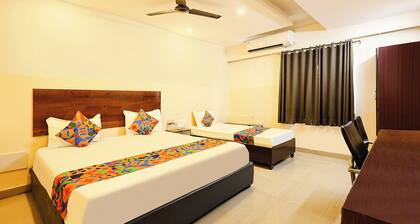 Fabhotel Sashi Paradise