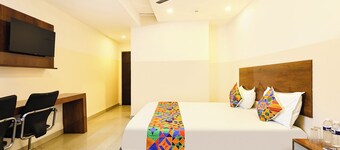 Fabhotel Sashi Paradise
