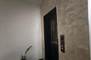 Unclassified image, 3 of 22, button - Fabhotel Down Town (Jaipur)