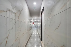 Lobby - Fabhotel Gold Star (New Delhi)