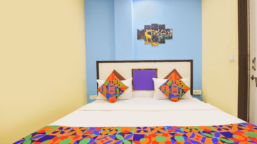 Fabhotel Gold Star