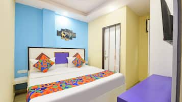 Egyptian cotton sheets, premium bedding, in-room safe, desk