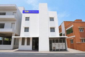 Front of property - Fabhotel Peninsula Beach Manor (Chennai)