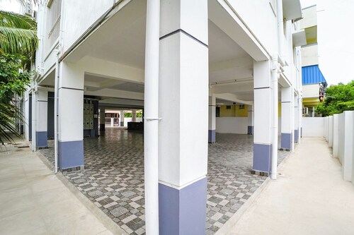 Fabhotel Royal Residency - Omr