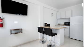32-inch flat-screen TV with digital channels