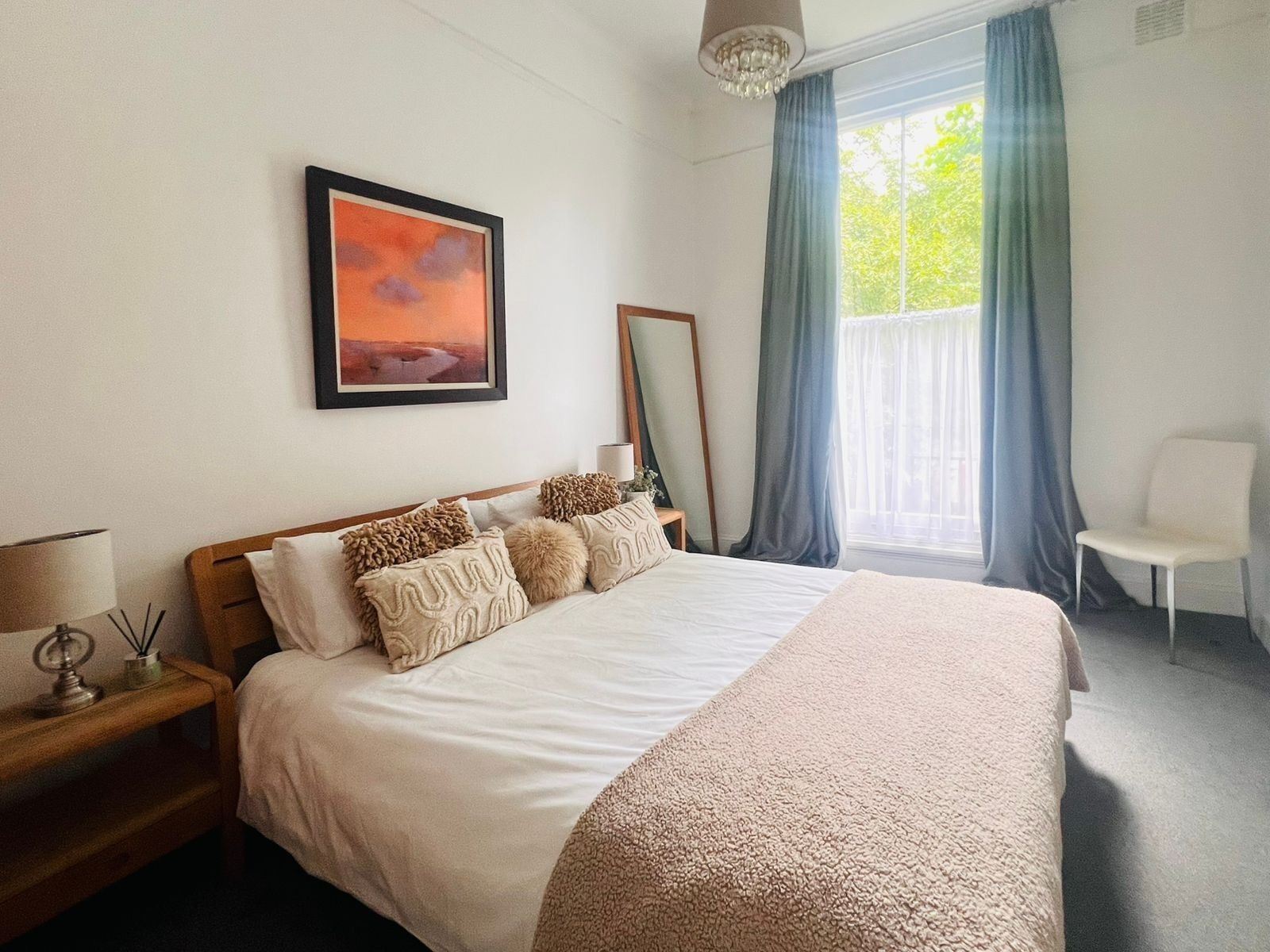 3 bedrooms, desk, iron/ironing board, WiFi (surcharge)