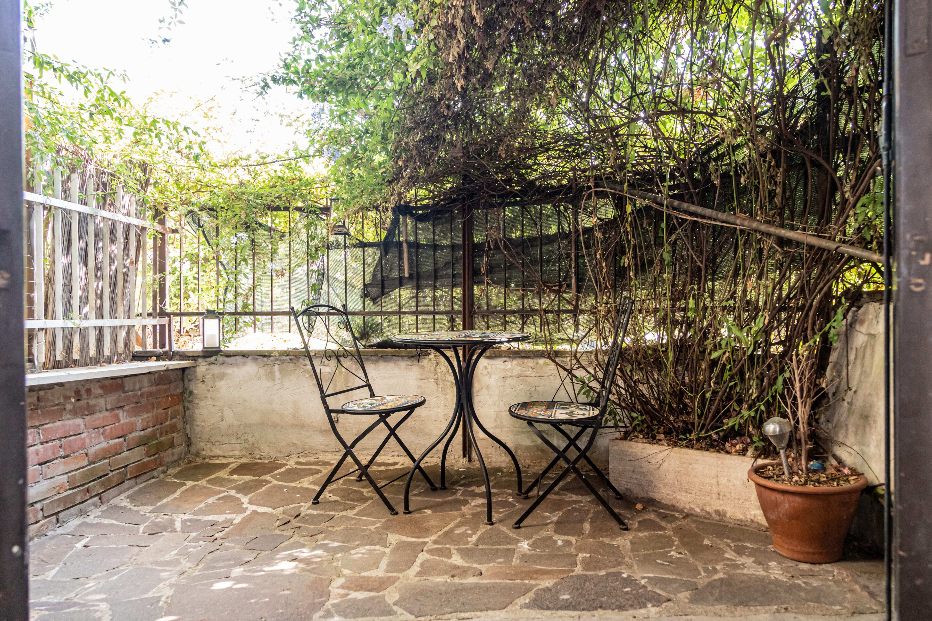 Apartment | Outdoor dining