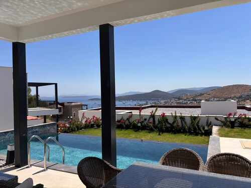Private Pool Villa for Groups | Türkbükü