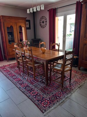 Dining - 87 m² house with private pool in Entraigues (Entraigues-sur-la-Sorgue)