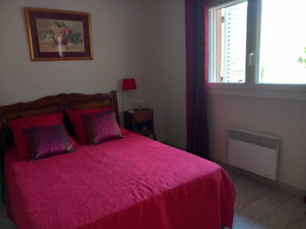 Room - 87 m² house with private pool in Entraigues (Entraigues-sur-la-Sorgue)