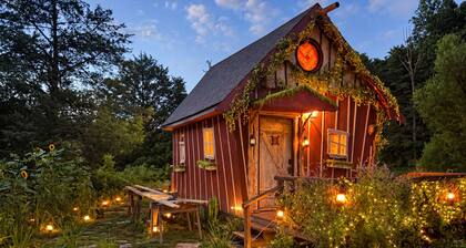 The Crooked Cabin - Wood-Fired Hot Tub near RRG